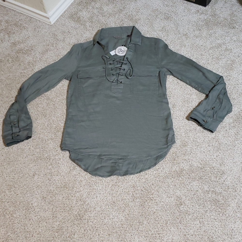 NWT SO lace up washed shirt